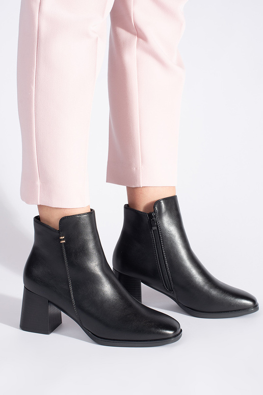 scarpe da donna nere con i tacchi alti