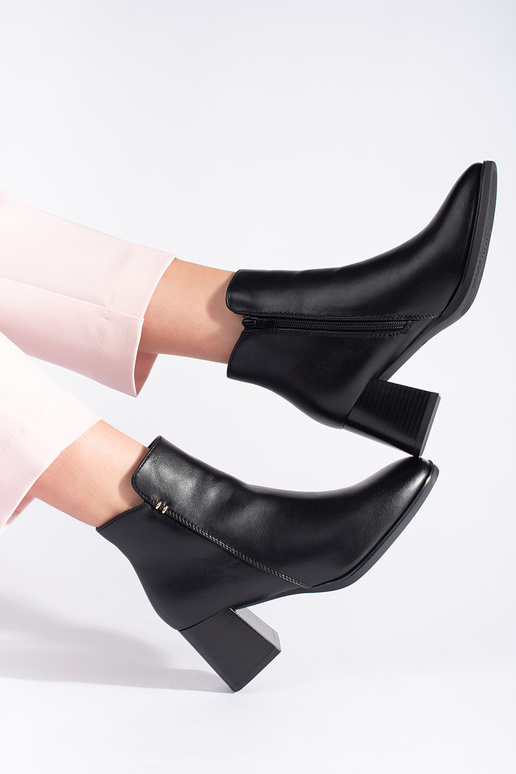 scarpe da donna nere con i tacchi alti