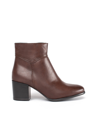 stivali marroni di Sergio...