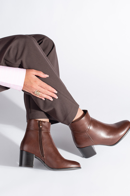 stivali marroni di Sergio Leone