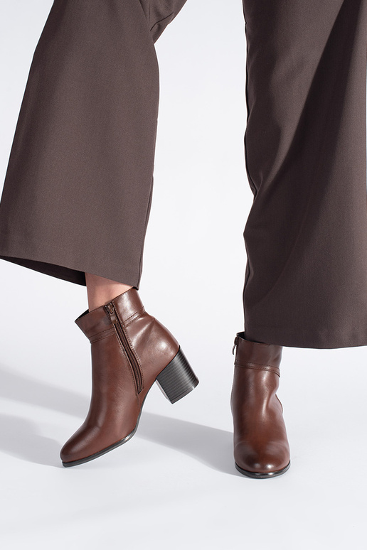 stivali marroni di Sergio Leone