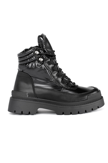 scarpe nere con suola...