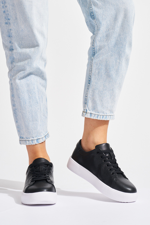 Scarpe da donna stringate in pelle nera Scarpe da donna stringate in pelle nera