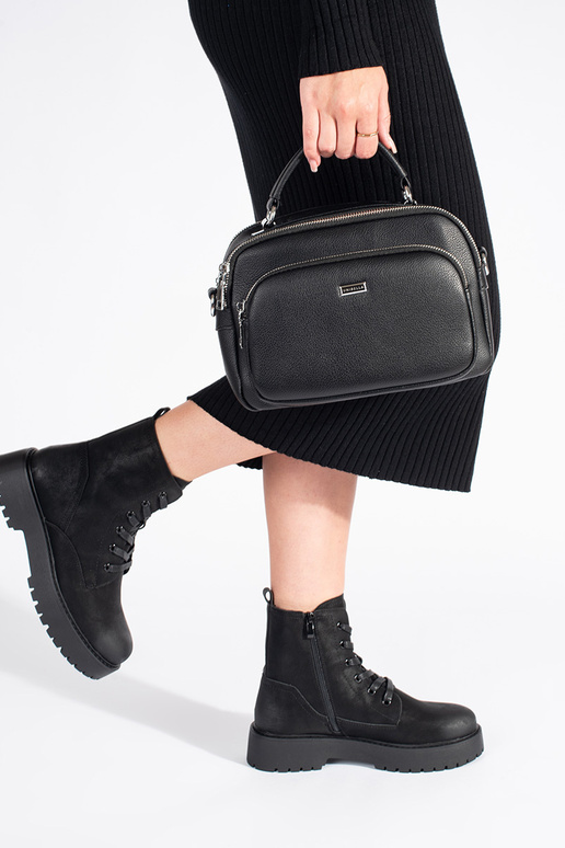 colore nero stivali con una...