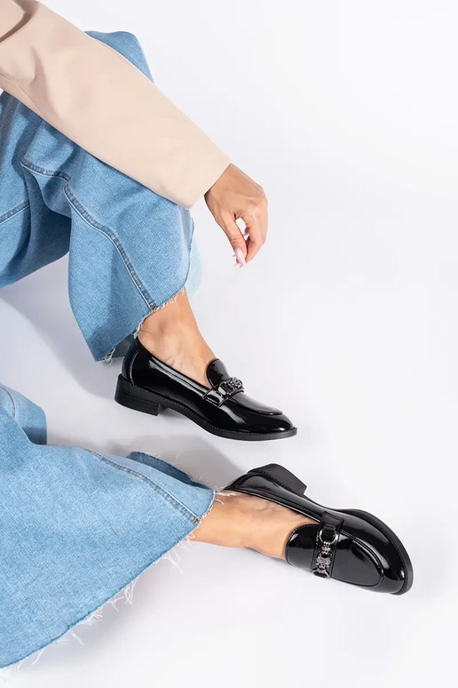 con effetto vernice colore nero... con effetto vernice colore nero...