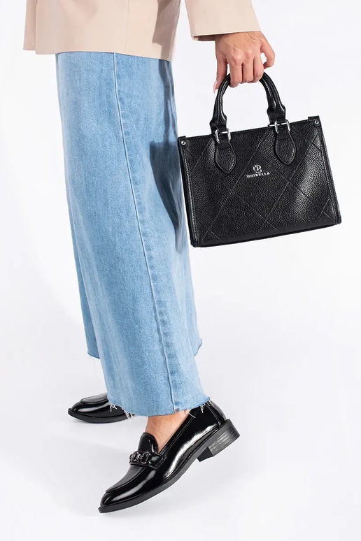 con effetto vernice colore nero... con effetto vernice colore nero...