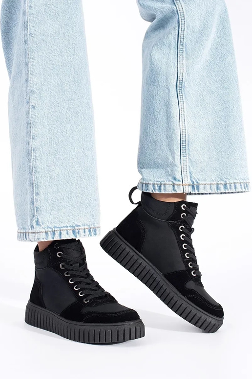 colore nero scarpe realizzato in vera...