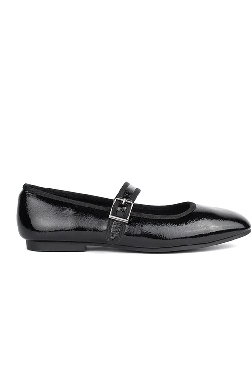 colore nero laccato ballerine