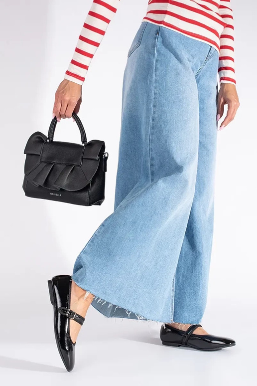 colore nero laccato ballerine