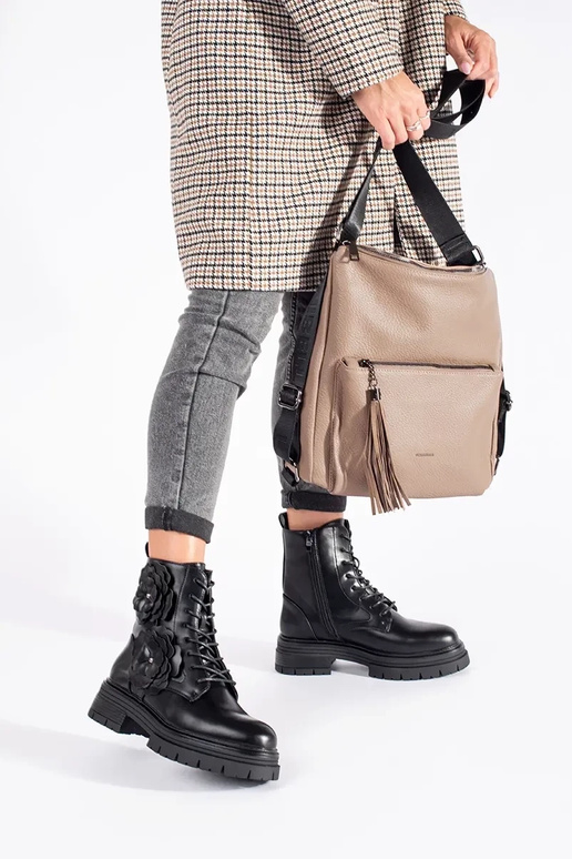 colore nero isolato stivali da... colore nero isolato stivali da...