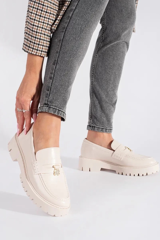 beige mocassini da donna con una... beige mocassini da donna con una...