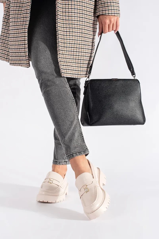 beige mocassini da donna con una... beige mocassini da donna con una...