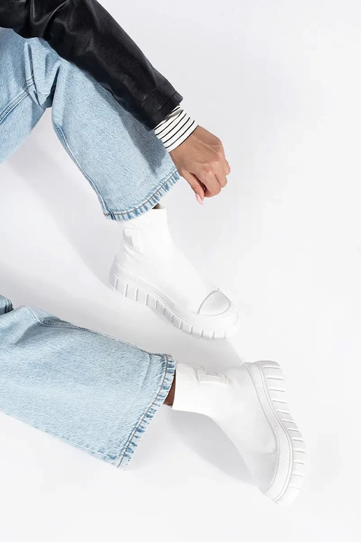 Colore bianco Alto scarpe con una...