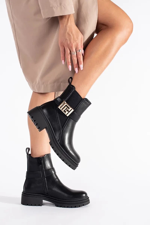 colore nero un classico scarpe con... colore nero un classico scarpe con...