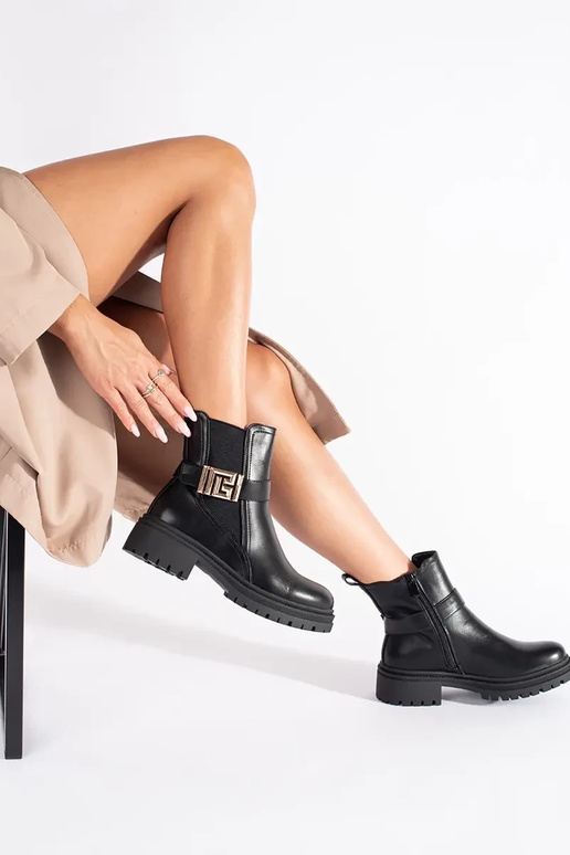 colore nero un classico scarpe con... colore nero un classico scarpe con...