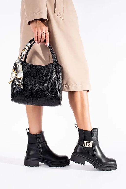 colore nero un classico scarpe con... colore nero un classico scarpe con...