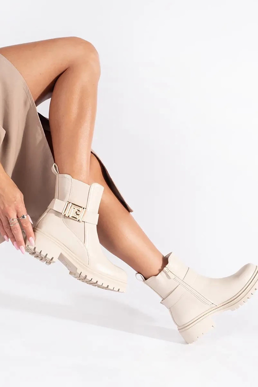 color crema un classico scarpe con... color crema un classico scarpe con...