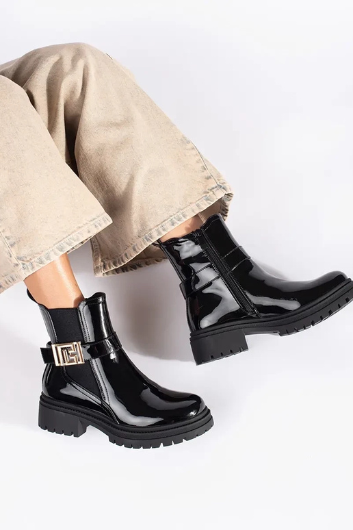 con effetto vernice colore nero...