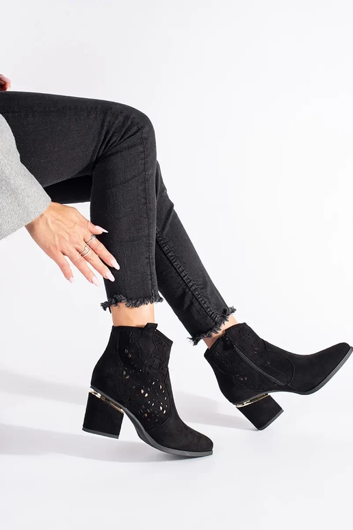 colore nero traforato stivali da... colore nero traforato stivali da...