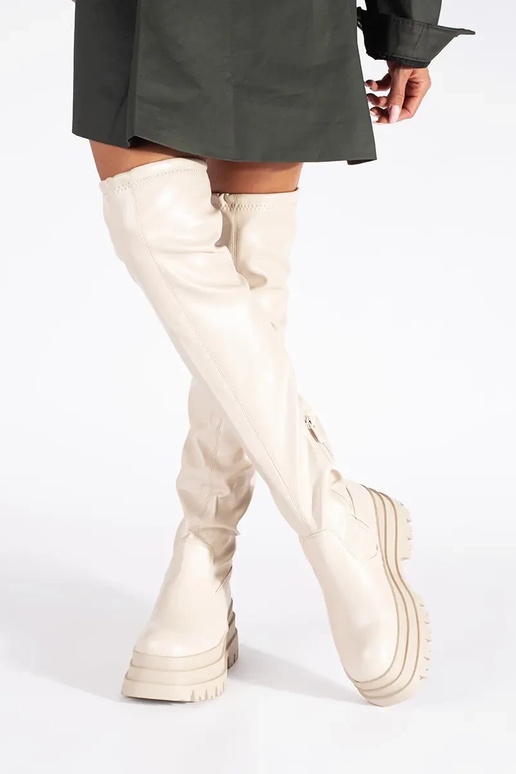 color crema moschettieri con una...