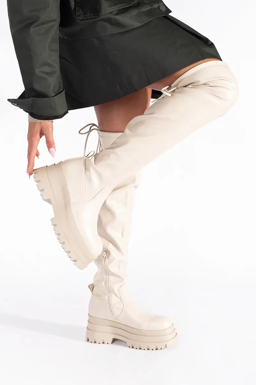 color crema moschettieri con una...