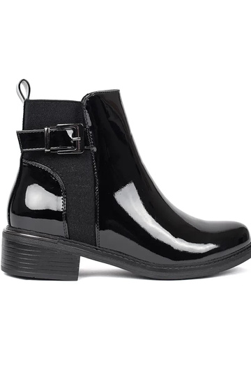 con effetto laccato nero...