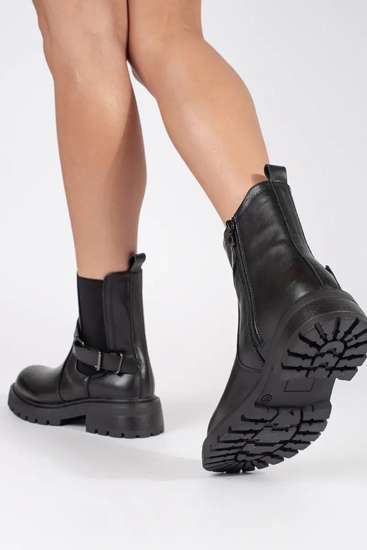 Scarpe da donna con plateau in pelle... Scarpe da donna con plateau in pelle...