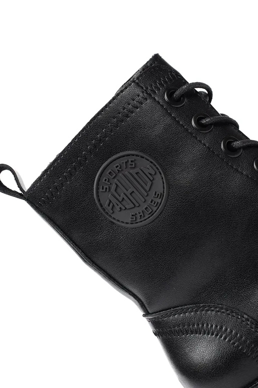 Scarpe nere stringate da donna con... Scarpe nere stringate da donna con...