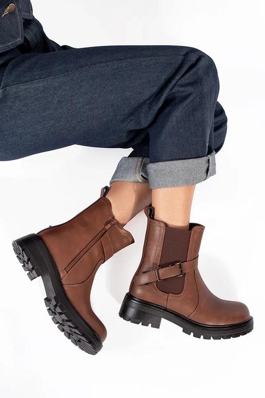 Scarpe da donna in pelle marrone con...