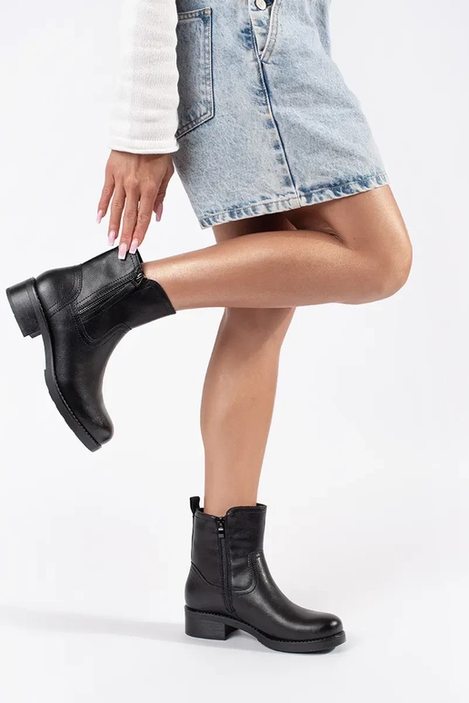 Sergio Leone, stivali da donna in...