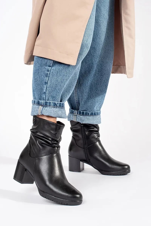 stivali da donna con tacco in pelle... stivali da donna con tacco in pelle...