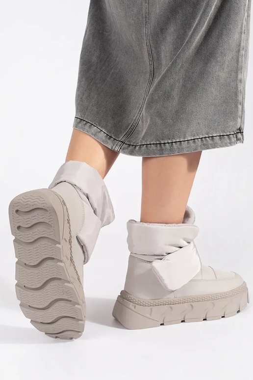 colore grigio isolato Doposci da... colore grigio isolato Doposci da...