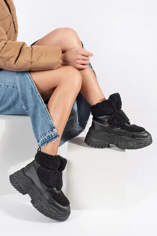 Stivali da neve con plateau nero e... Stivali da neve con plateau nero e...