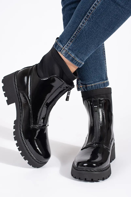 con effetto vernice colore nero...