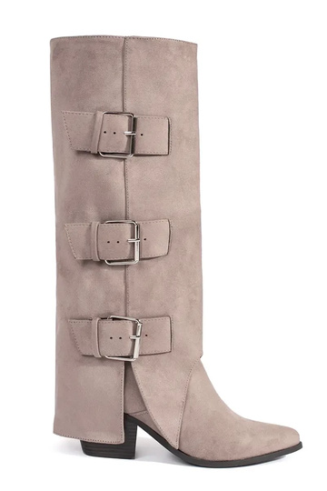 beige dalla pelle...