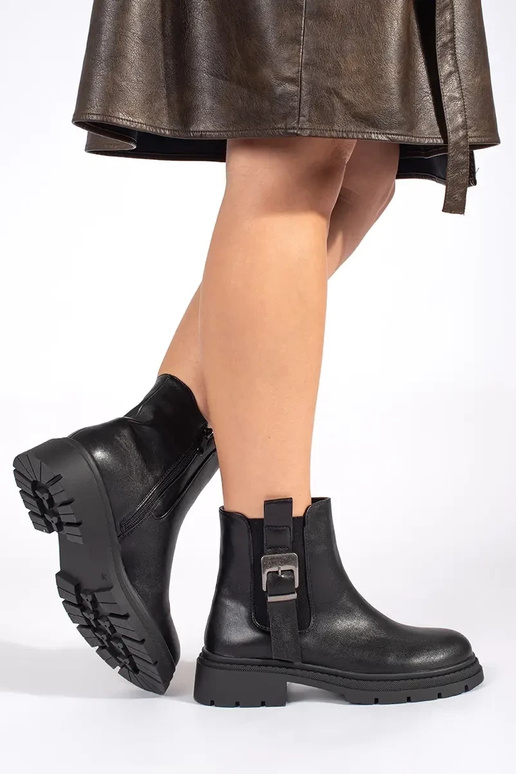 Scarpe nere con fibbie