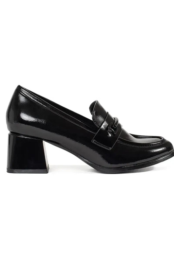 colore nero mezze scarpe...