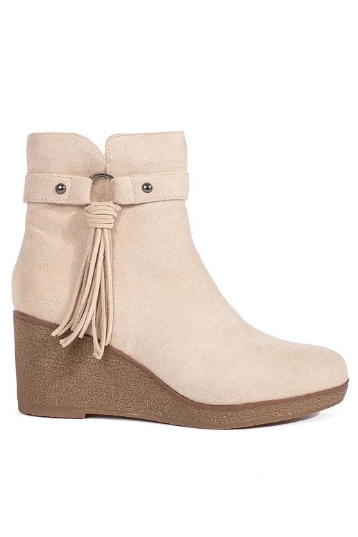 dalla pelle scamosciata luminosobeige...