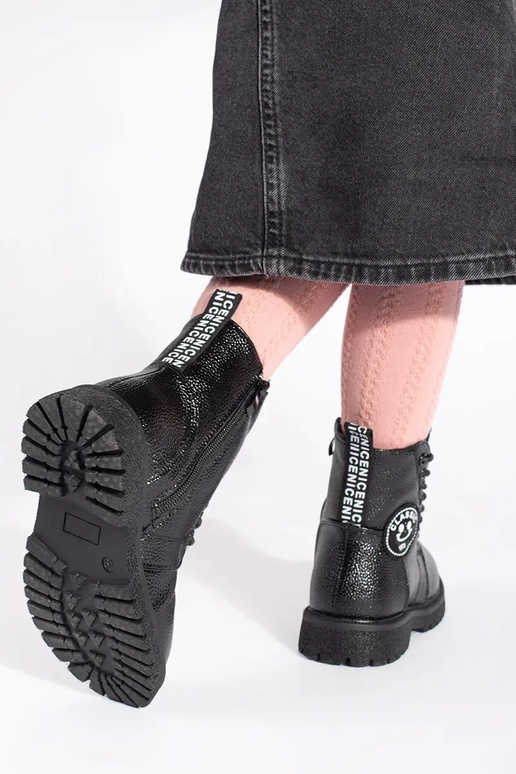 colore nero allacciato scarpe isolato...