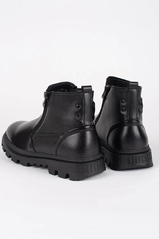 per uomo colore nero trzeAiki isolato