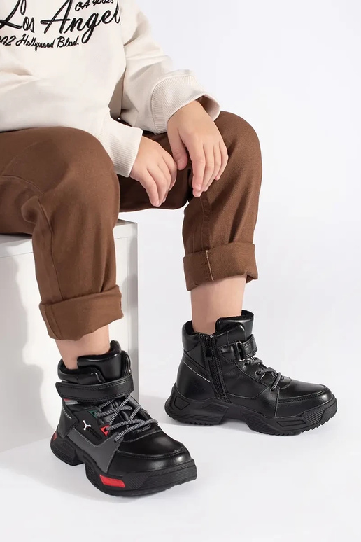 colore nero isolato trzeAiki...