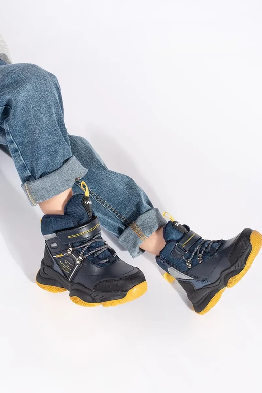 Alto isolato trzeAiki fanciullesco