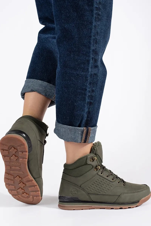 colore kaki Scarpe da trekking isolato colore kaki Scarpe da trekking isolato