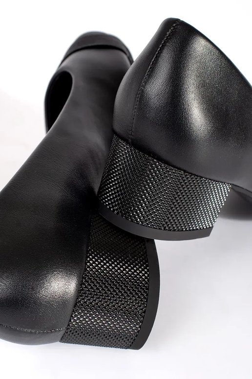 Scarpe da donna con tacco basso nere