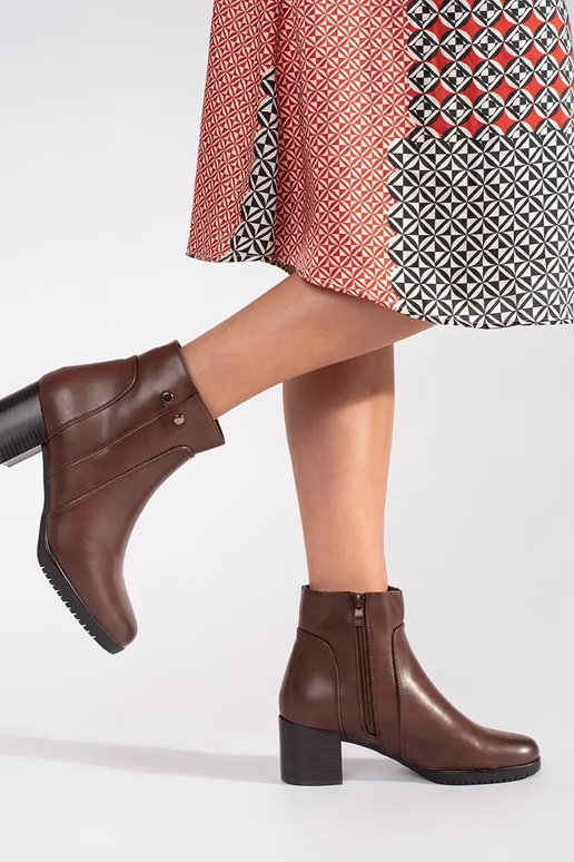 Stivaletti marroni con fibbia