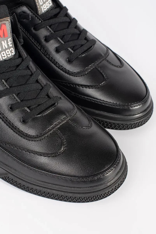 Scarpe sportive calde nere Scarpe sportive calde nere