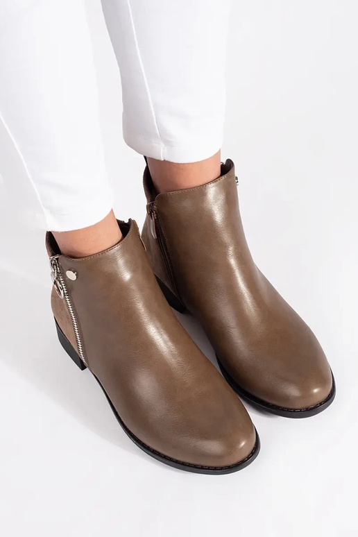 Stivali marroni isolati