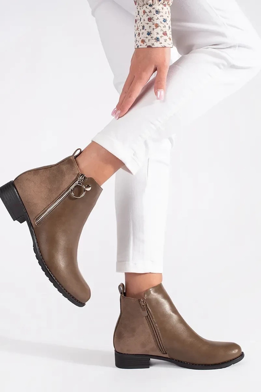 Stivali marroni isolati