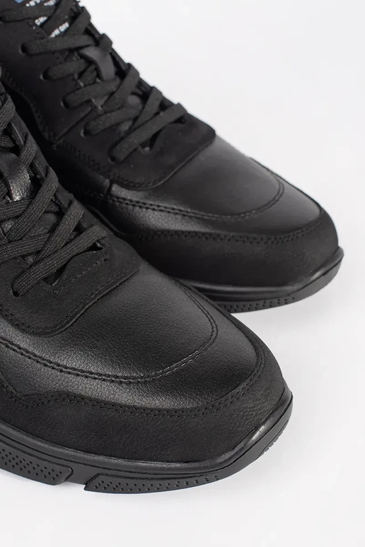 Scarpe da uomo nere con lacci