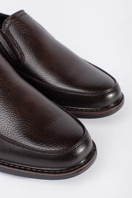 Mocassini da uomo traforati con chiusura